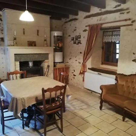 D'hotes Chez Elsa Et Gildas בית הארחה
